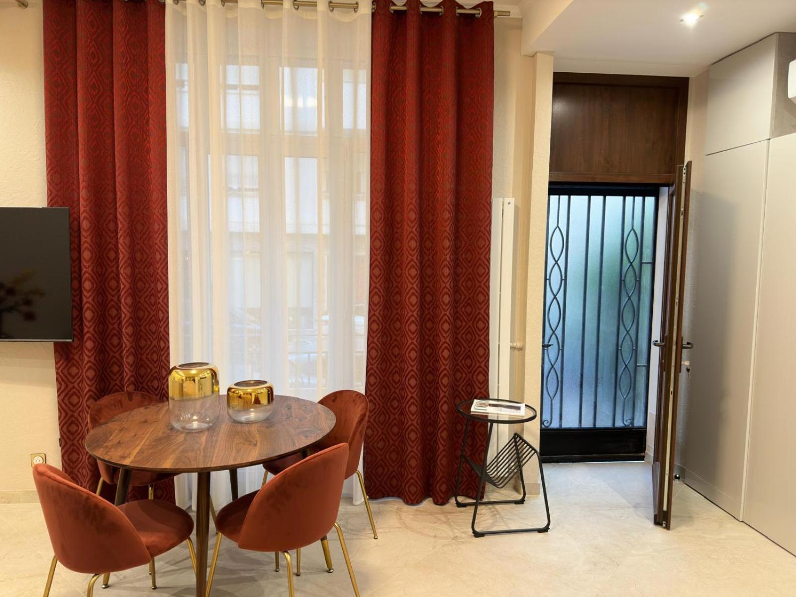 Extraordinaire Grand Studio Au Centre 6 Minutes A Pied De La Plage Et L'Hotel Negresco Nice Extérieur photo