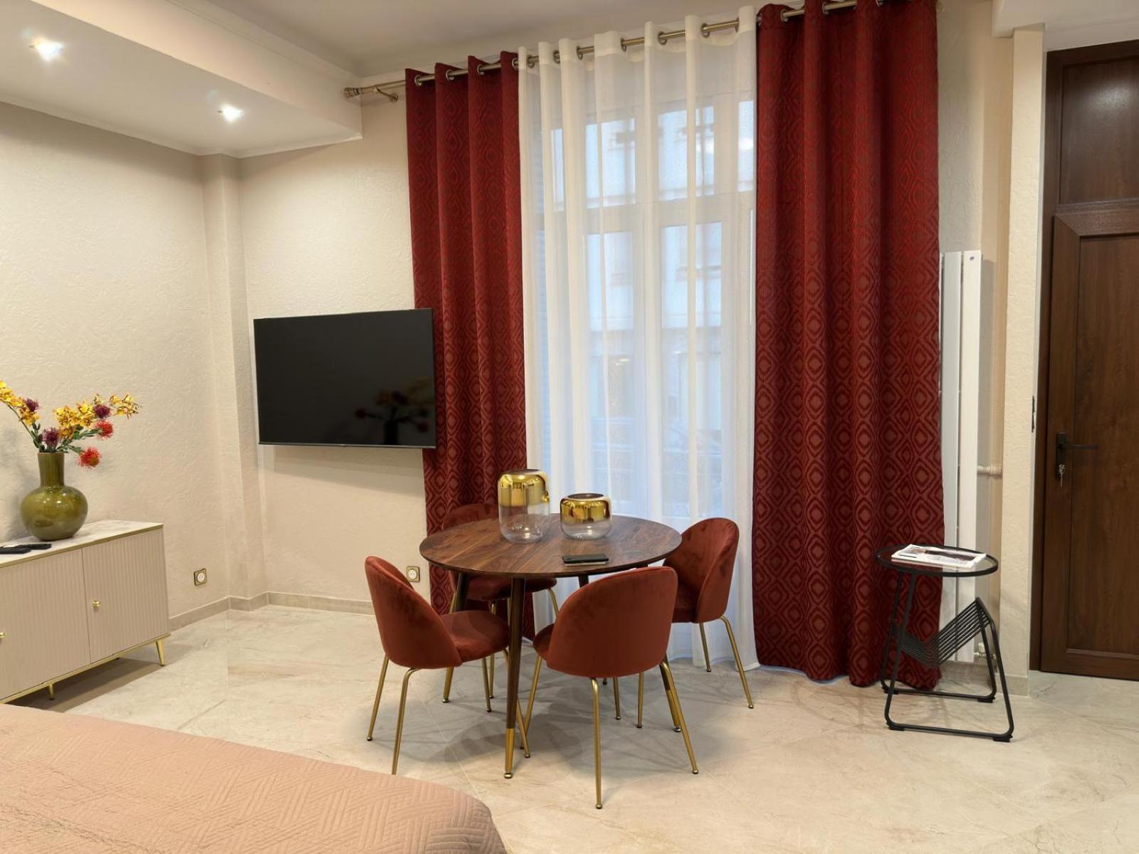 Extraordinaire Grand Studio Au Centre 6 Minutes A Pied De La Plage Et L'Hotel Negresco Nice Extérieur photo